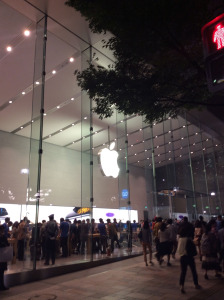 AppleStore表参道に到着！