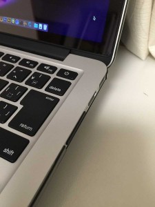 JetDrive Lite 330をMacBook Pro Retina 13インチに挿入